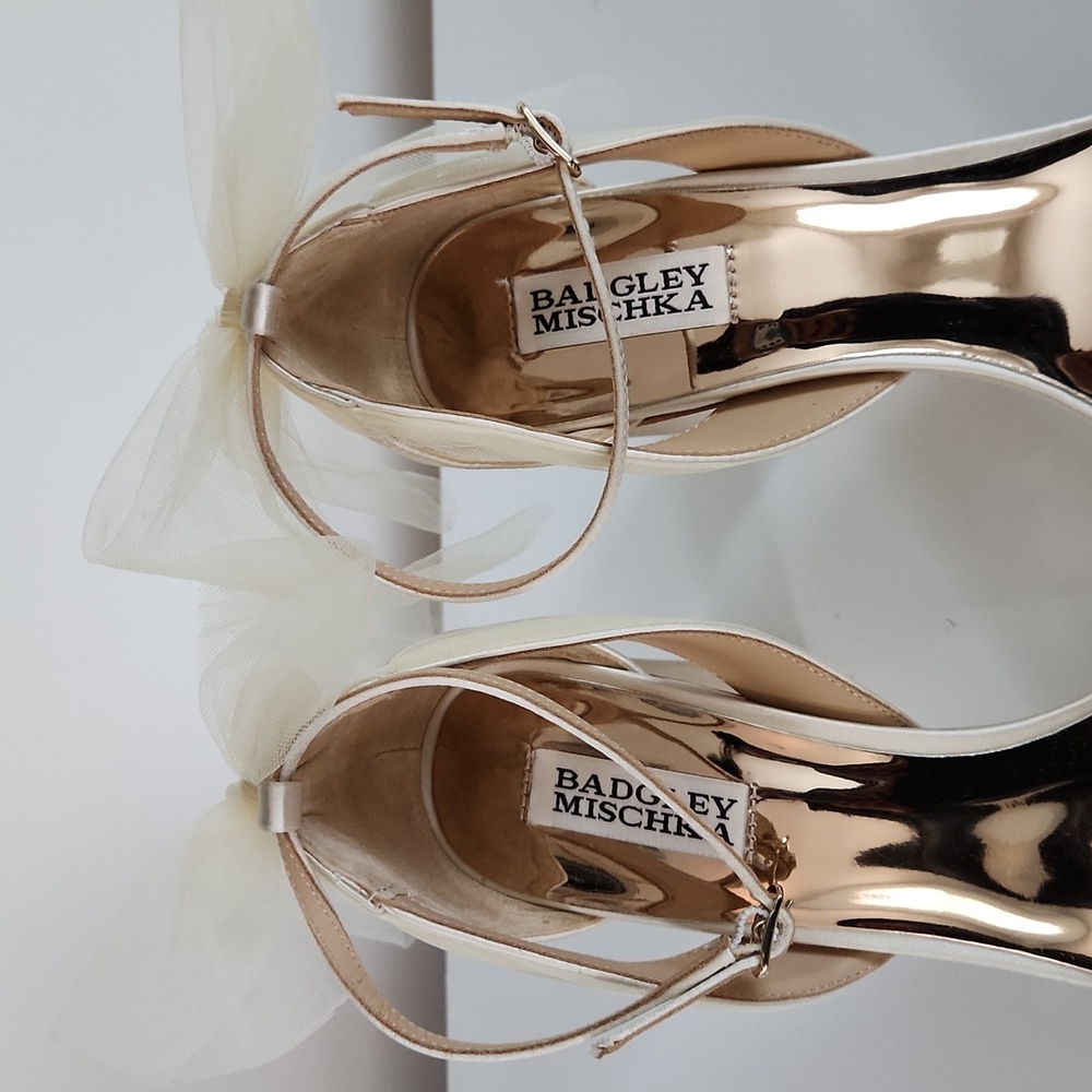 Badgley Mischka Kim Mesh Bow Block Heel $215 - Picture 6 of 15